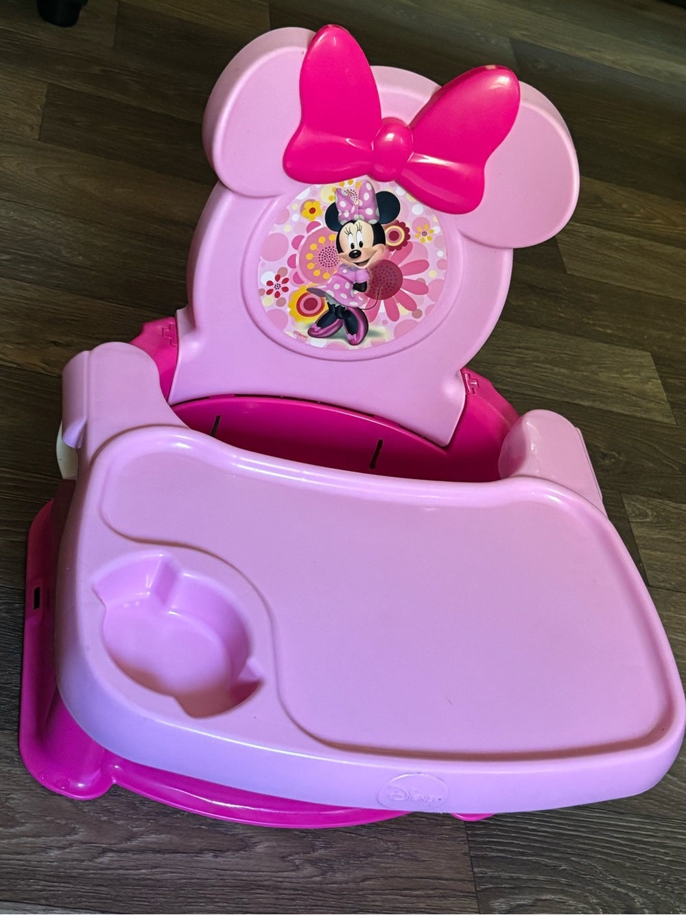 Disney Minnie Mouse Pink and Hot Pink Booster Seat with Tray Baby dining chair